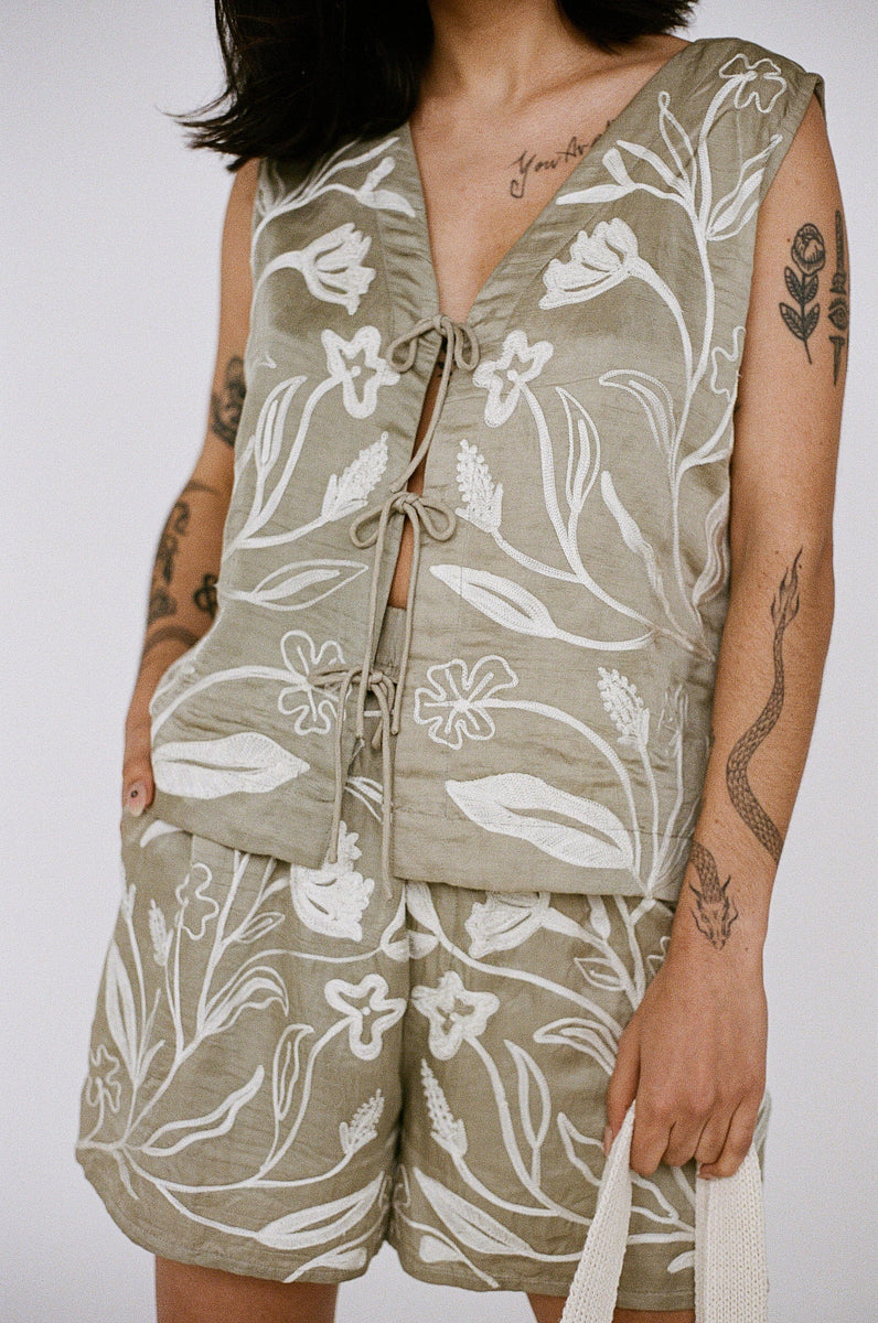 Embroidered Short - Putty Flora - Backordered